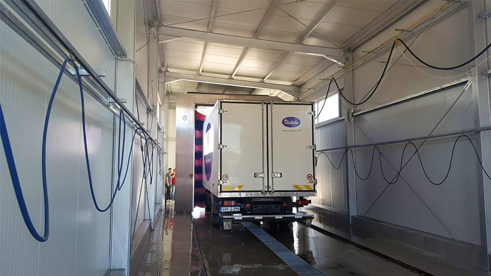 Samoposlužna autopraona FWA grude violeta violeta pranje kamiona Grude - Bosnien und Herzegowina