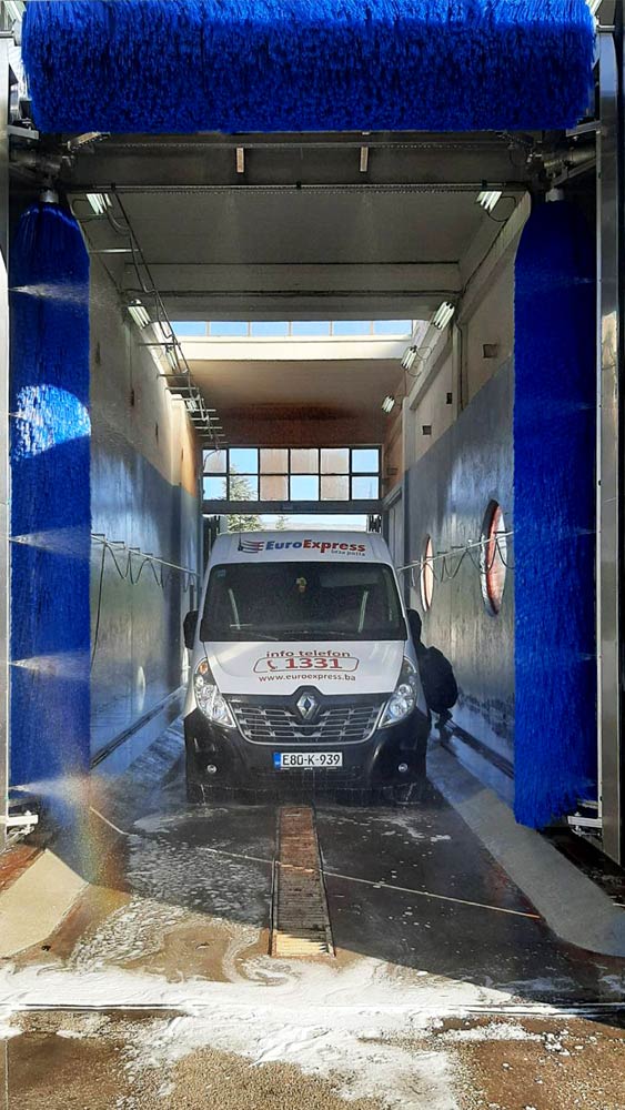 Samoposlužna autopraona kamionski portal Mostar prednja ulaz kombi pranje dan Mostar – Bosna i Hercegovina